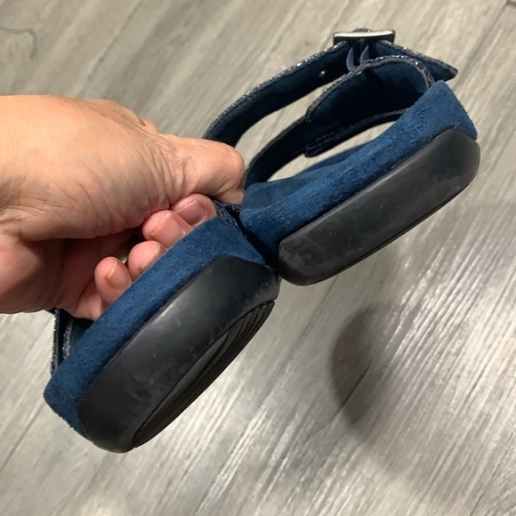 Vionic Skylar Navy Blue Embossed Leather Side Buckle Slide Sandals size 8 - Picture 4 of 9